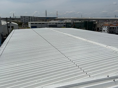 奈良市にて工場の鉄板屋根塗装をご検討の方へ！断熱塗料で提案！