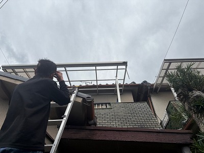 大和郡山市の強風の影響で波板が飛んで行った！波板交換工事の提案！