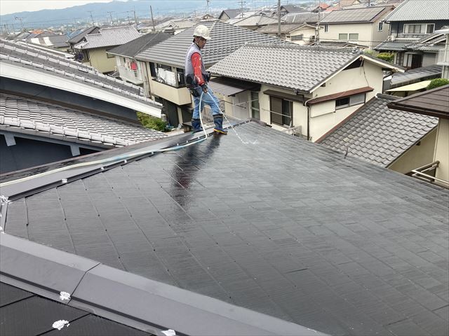 カラーベスト屋根上塗り1回目