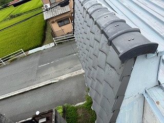 棟瓦と屋根端部