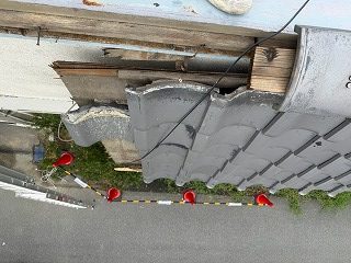 欠けた瓦の破損部