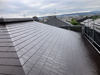 川西町の築30年スレート屋根塗装完成
