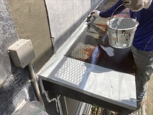 庇　錆止め塗装