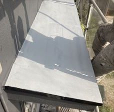 庇　錆止め塗装完了