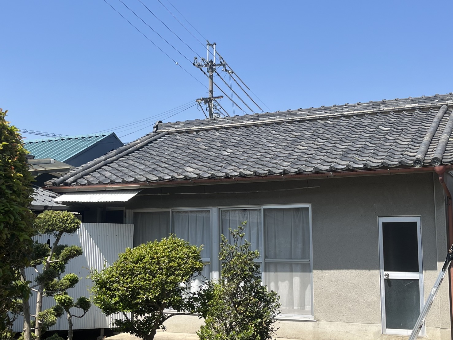 田原本町の平屋の屋根葺き替え工事!粘土瓦イーグルエクサーとは?