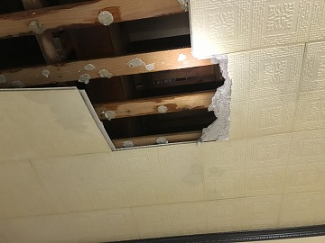 落ちた天井板
