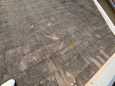 摩耗した屋根表面