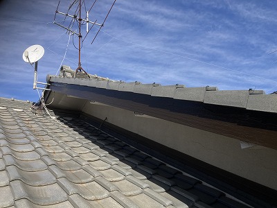 破風板塗装完了