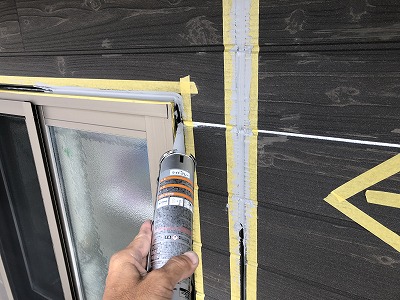 外壁、サッシ廻りコーキング打ち替え