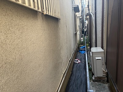 住宅側面の外壁通路