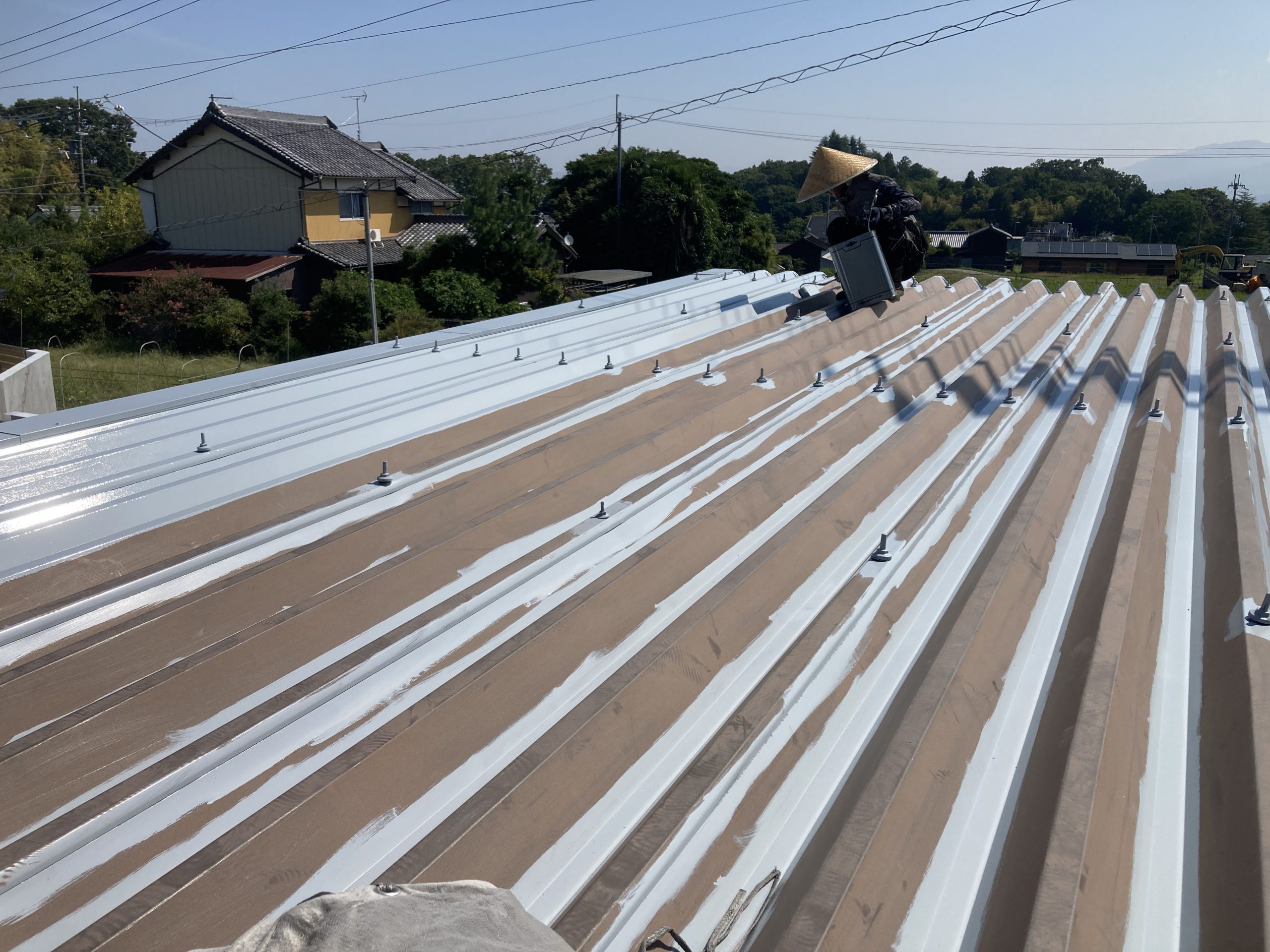 折半屋根上塗り