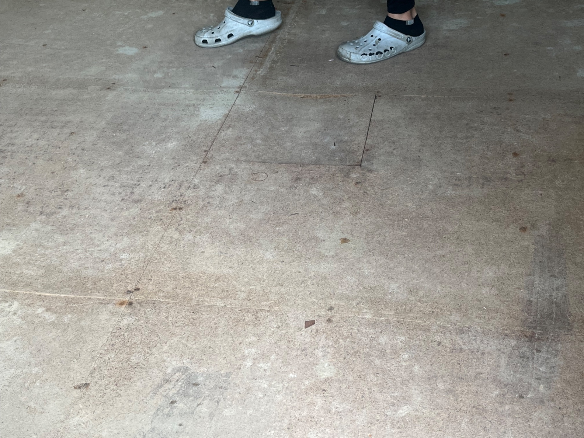 床のパーティクルボード