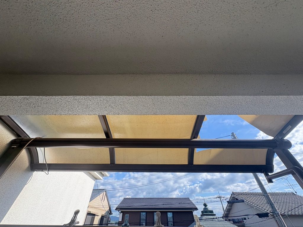 たわみのあるテラス屋根