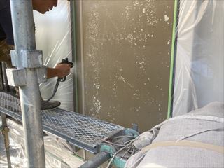 外壁　シーラー塗布