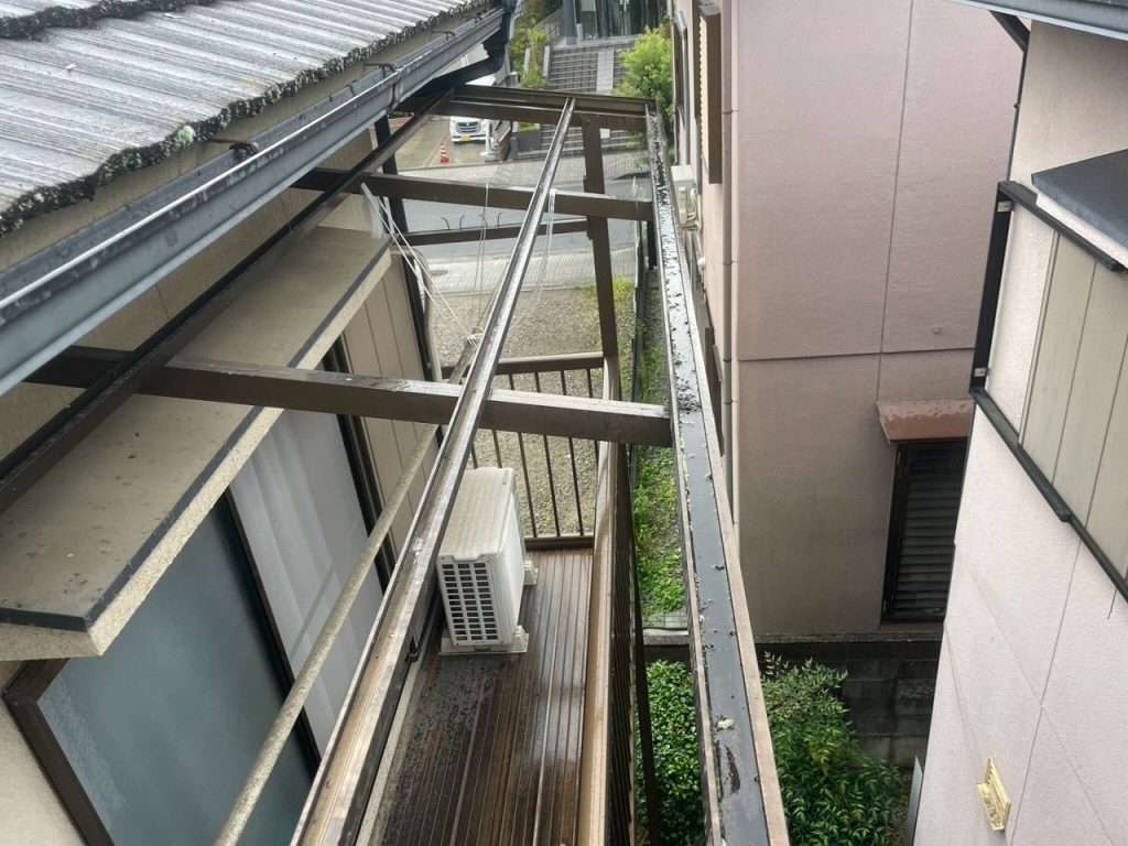 波板撤去後の骨組み