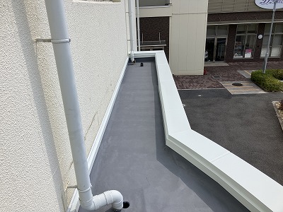 大和郡山市でトップコートを塗り直したベランダ床