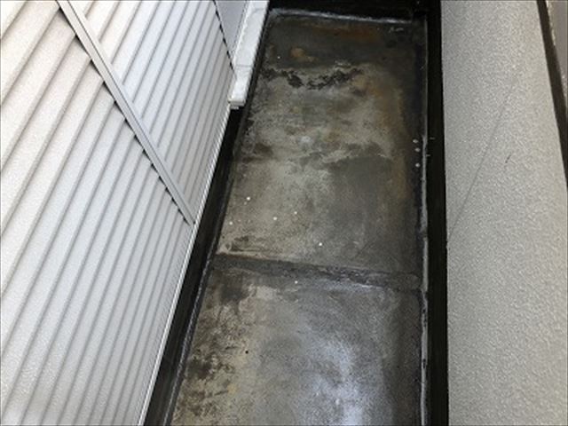 ベランダ床プライマー塗布完了