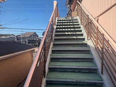 天理市にて店舗の鉄骨階段で錆が気になる方！錆止め塗装弊社の提案とは？