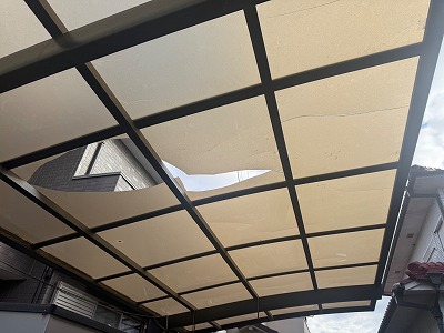 桜井市にてテラス・カーポート・割れ！強風で飛ぶ危険性！トラブル改善！