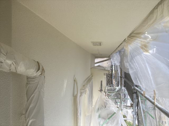 外壁　上塗り１回目塗装完了