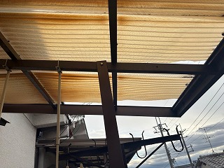 欠損した波板の端部