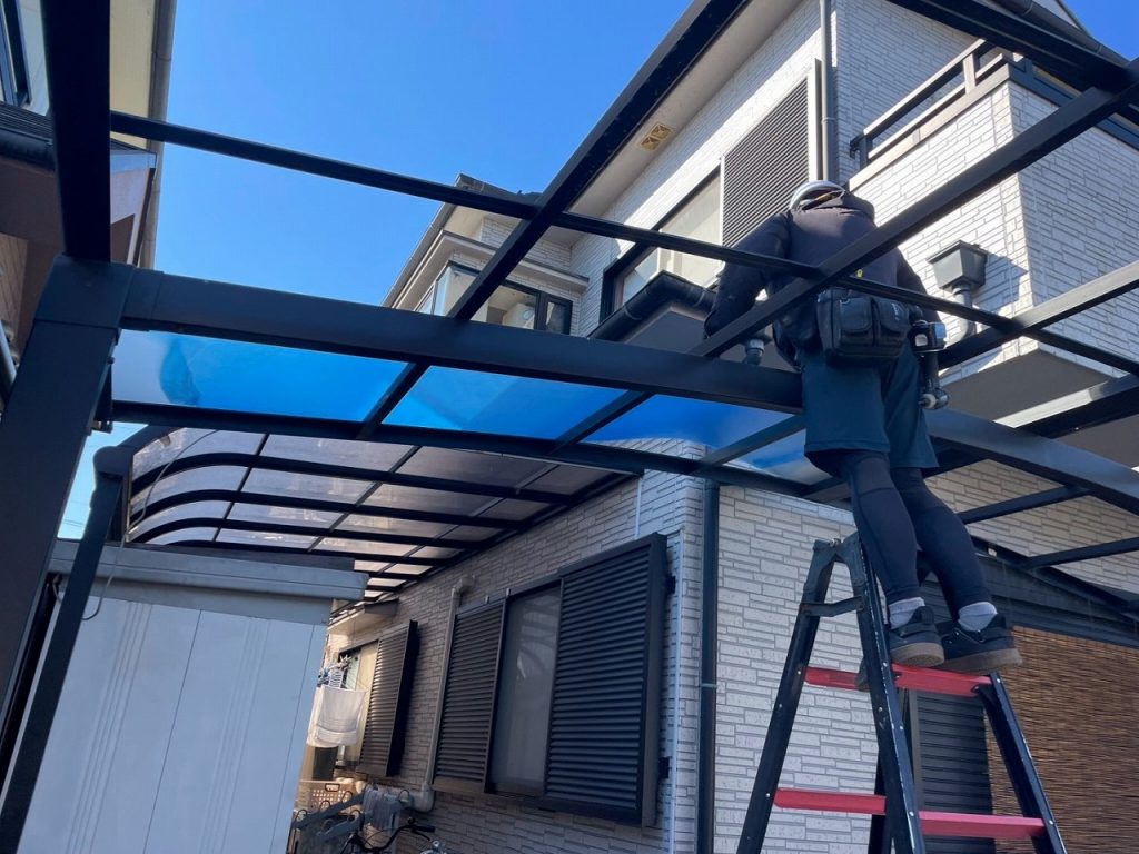 新しい屋根材の取り付け