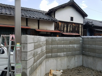 新設したブロック塀