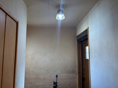 大和高田市にてクロスの色褪せにお困りの方！弊社が解決致します！