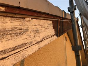 破風板　下塗り