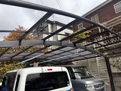 天理市にて強風でカーポートパネルの割れ！強風でお困りの方へ！