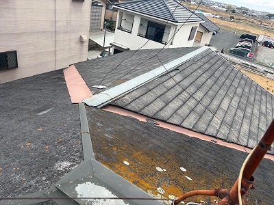 橿原市にて！室内の雨漏り！屋根カバー工法の提案！塗装はダメ！
