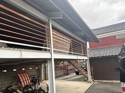 鉄骨柱と階段の全体