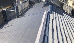 屋根上塗り１回目