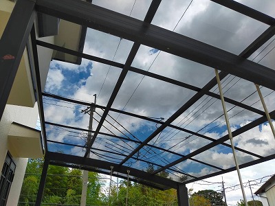 生駒市耐衝撃性が非常に高いポリカーボネートへ交換