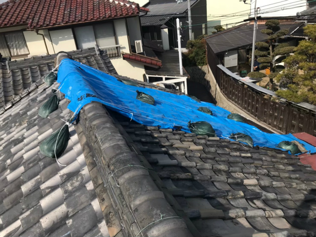 奈良市西ノ京町で 台風で雨漏り 一部屋根瓦が飛んでしまいお困りのお宅の調査に行きました