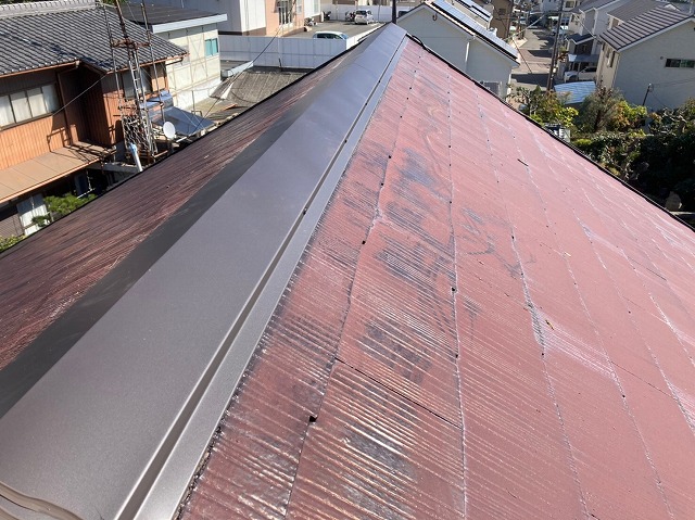 大和郡山市耐久性に強いガルバリウム鋼板で棟板金交換工事完了