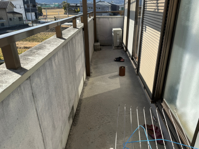 橿原市にてベランダの劣化の現場調査！ひび割れ！モルタル床は危険！