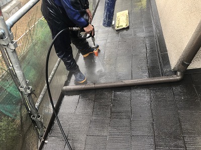 下屋根　高圧洗浄