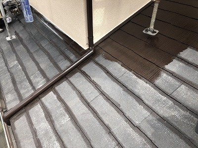 屋根　上塗り１回目塗装