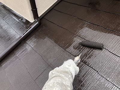 下屋根　上塗り２回目塗装