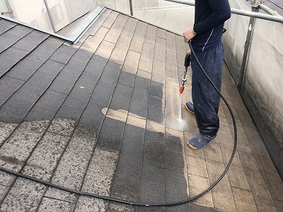 屋根の高圧洗浄