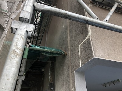 外壁　シーラー塗装完了