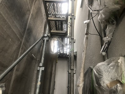 外壁　下塗り塗装完了