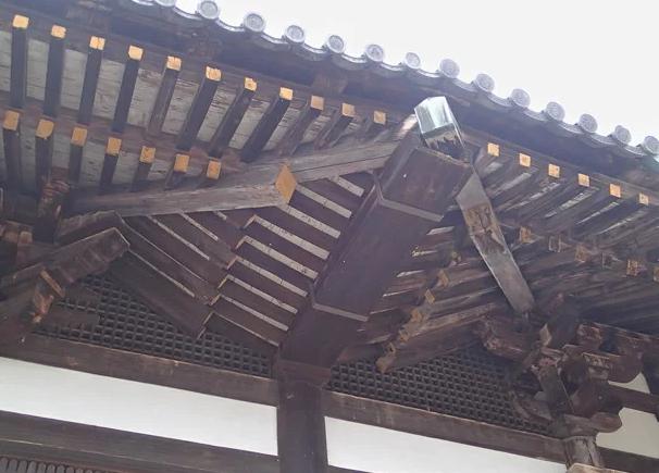 日本最古の雨樋東大寺三月堂