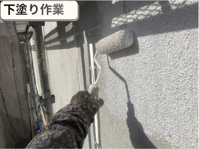 下塗り作業