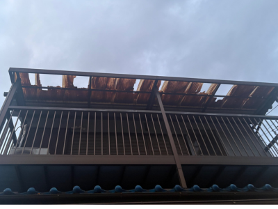 奈良市にて強風で波板劣化！交換タイミングとは？強風の危険性とは？