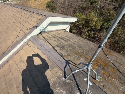 大和郡山市にて築４０年の劣化した屋根の提案内容！カバー？塗装？